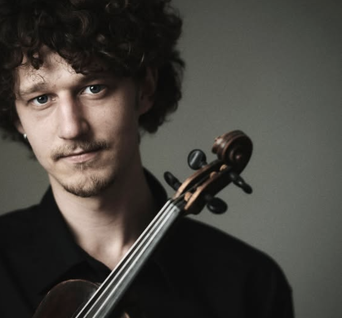 Fællessang og koncert med Søren Gustav